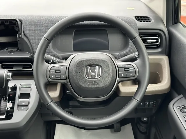 フリード(ホンダ)e：HEV エアー EX ６人乗登録済未使用車 7