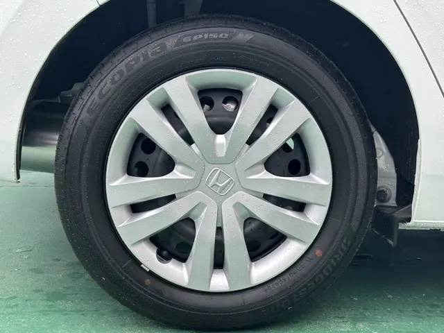 フィット(ホンダ)e：HEV ベーシック中古車 11