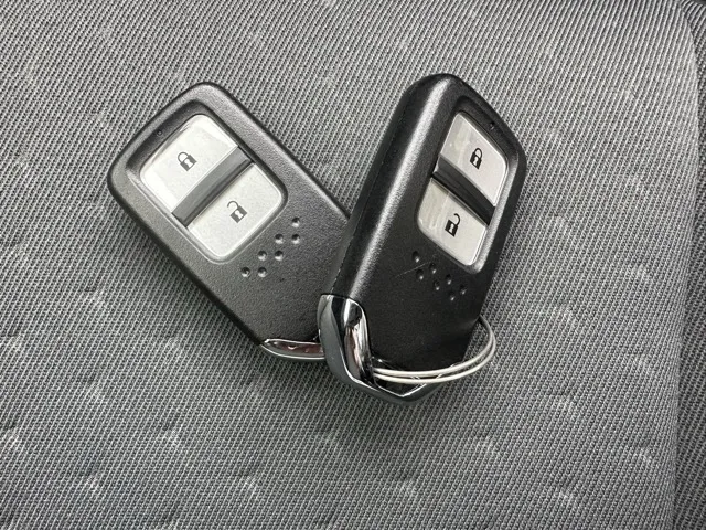 フィット(ホンダ)e：HEV ベーシック中古車 27