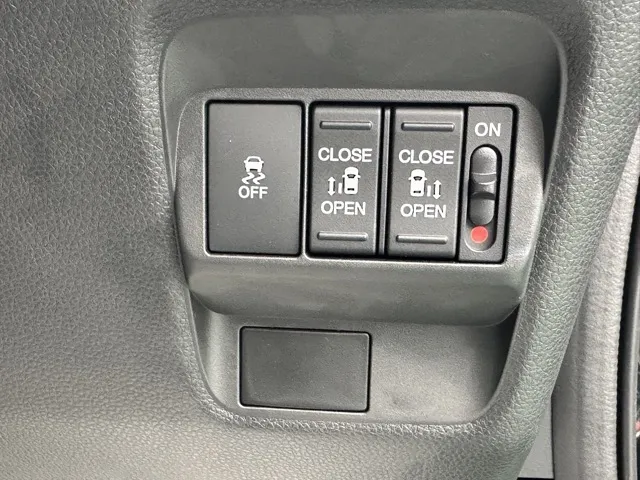 フリード(ホンダ)クロスター登録済未使用車 17