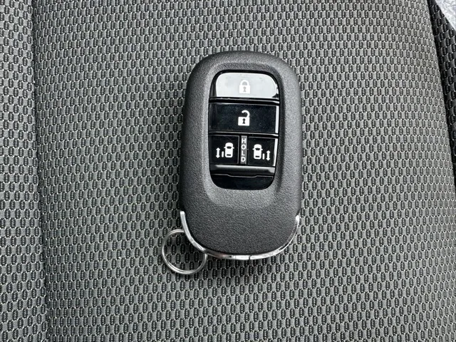 フリード(ホンダ)クロスター登録済未使用車 26