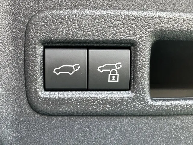 bZ4X(トヨタ)Z 4WD中古車 11