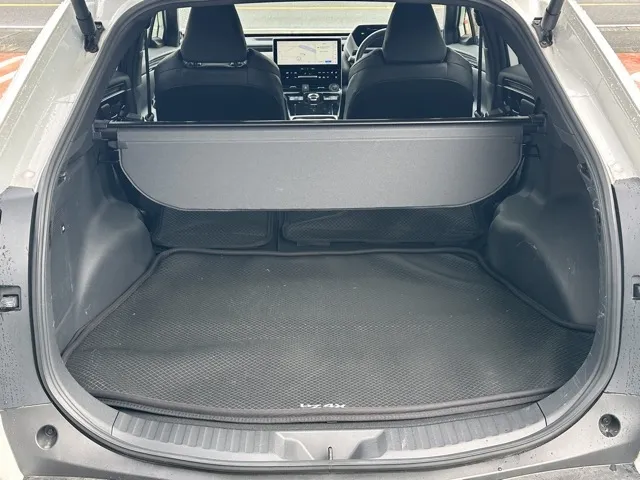 bZ4X(トヨタ)Z 4WD中古車 8