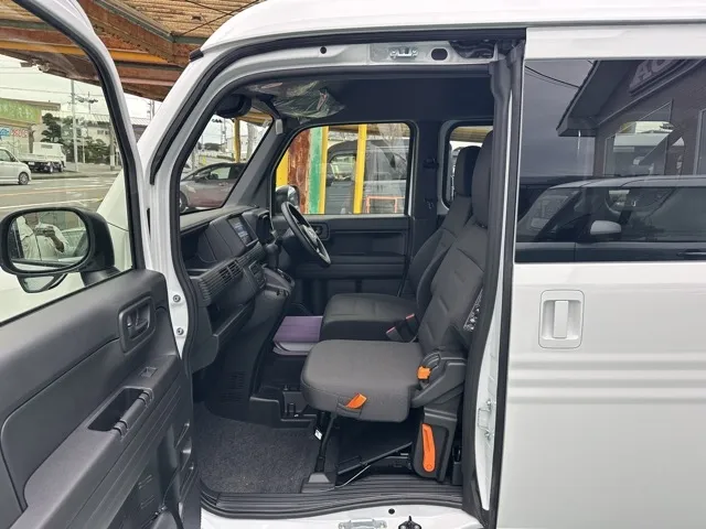 N-VAN(ホンダ)Lタイプ AT届出済未使用車 3