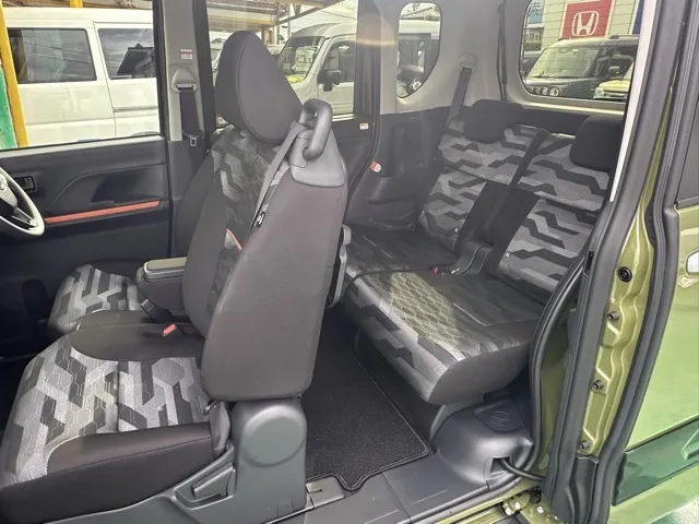 タント(ダイハツ)ファンクロス届出済未使用車 4