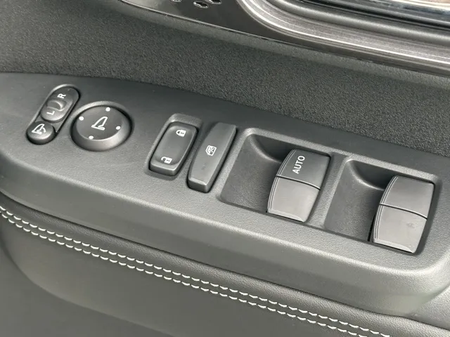 N-BOX(ホンダ)N-BOXカスタム コーディネートスタイル届出済未使用車 14