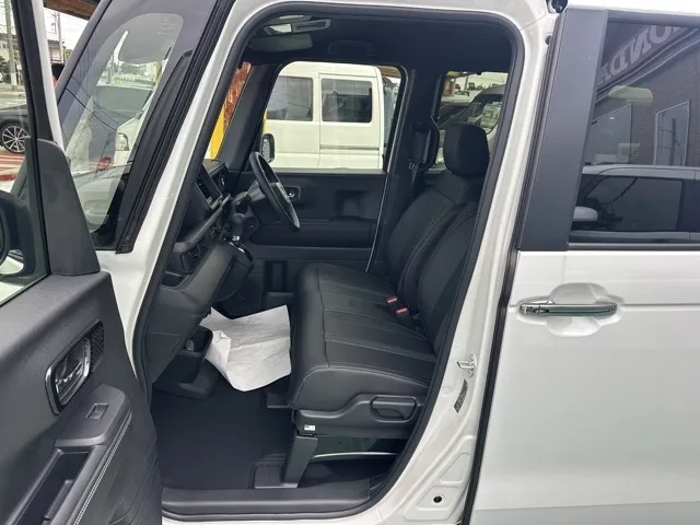 N-BOX(ホンダ)N-BOXカスタム コーディネートスタイル届出済未使用車 3