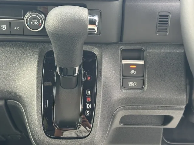 N-BOX(ホンダ)N-BOXカスタム コーディネートスタイル届出済未使用車 17