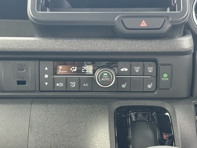 N-BOX(ホンダ)N-BOXカスタム コーディネートスタイル届出済未使用車 18