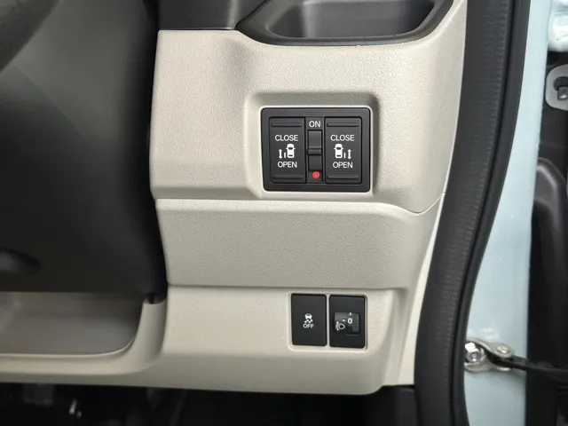 N-BOX(ホンダ)N-BOX ファッションスタイル コンフォートＰ届出済未使用車 15