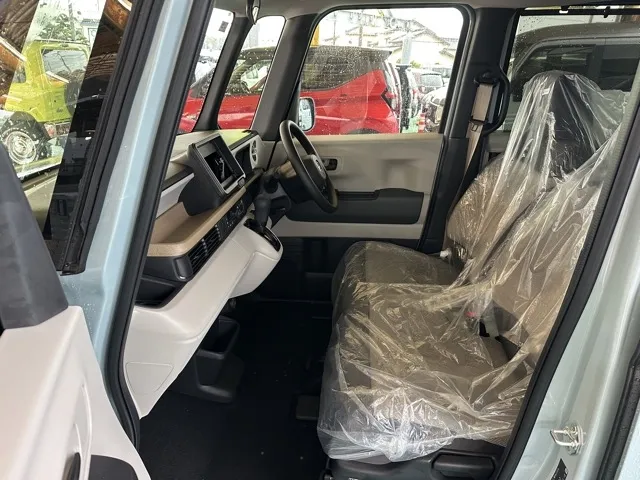 N-BOX(ホンダ)N-BOX ファッションスタイル コンフォートＰ届出済未使用車 3