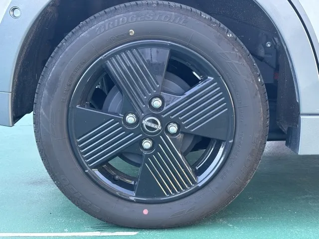 サクラ(ニッサン)X 90周年記念車中古車 11