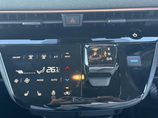 サクラ(ニッサン)X 90周年記念車中古車 16