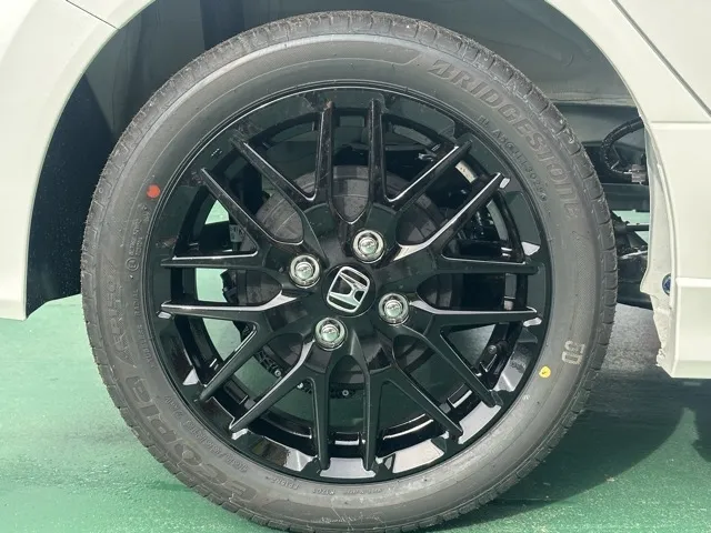 N-WGN(ホンダ)カスタムLターボ ブラックスタイル届出済未使用車 11