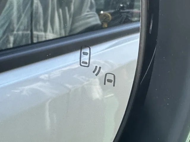 ソリオ(スズキ)ハイブリッドMZ新車見本展示無 13