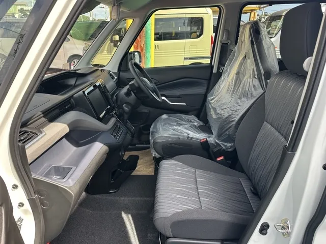 ソリオ(スズキ)ハイブリッドMZ新車見本展示無 3