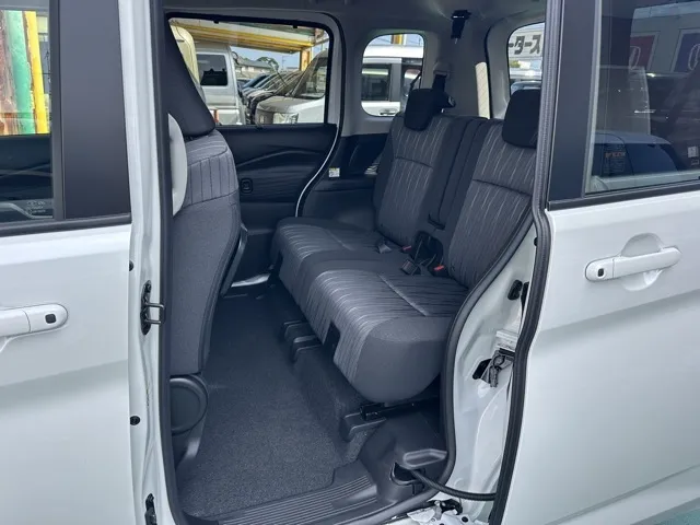 ソリオ(スズキ)ハイブリッドMZ新車見本展示無 4