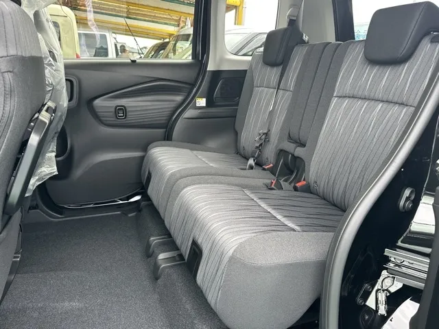 ソリオ(スズキ)ハイブリッドMZ新車見本展示無 4