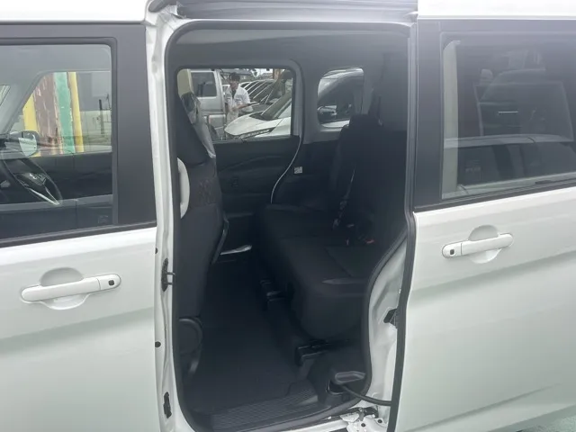 ソリオ(スズキ)ハイブリッドMV新車見本展示無 4