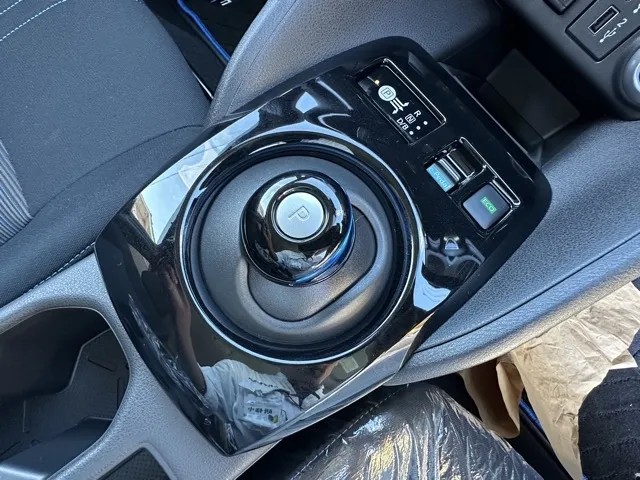 リーフ(ニッサン)Ｘ中古車 18