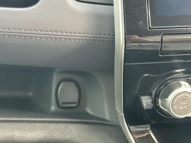 セレナ(ニッサン)ハイウェイスターＶセーフティＡ リヤエアコン中古車 19