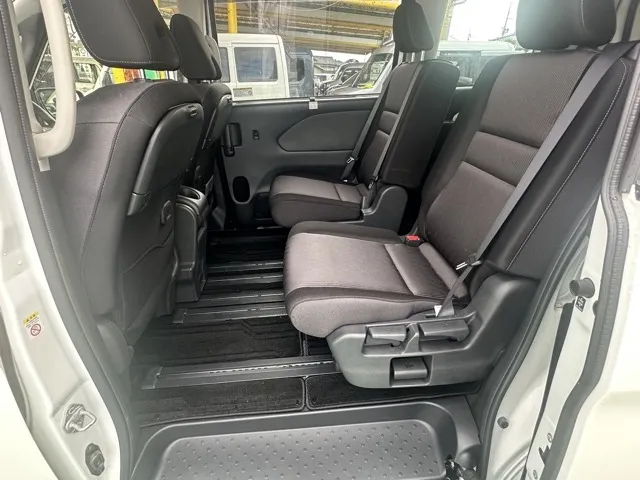 セレナ(ニッサン)ハイウェイスターＶセーフティＡ リヤエアコン中古車 4