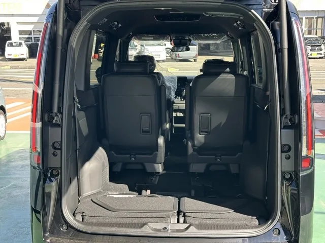 ステップワゴン(ホンダ)スパーダ プレミアムライン 7人登録済未使用車 14