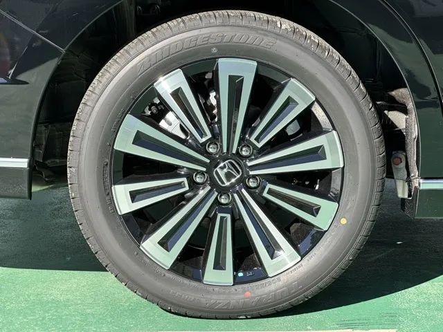 ステップワゴン(ホンダ)スパーダ プレミアムライン 7人登録済未使用車 16