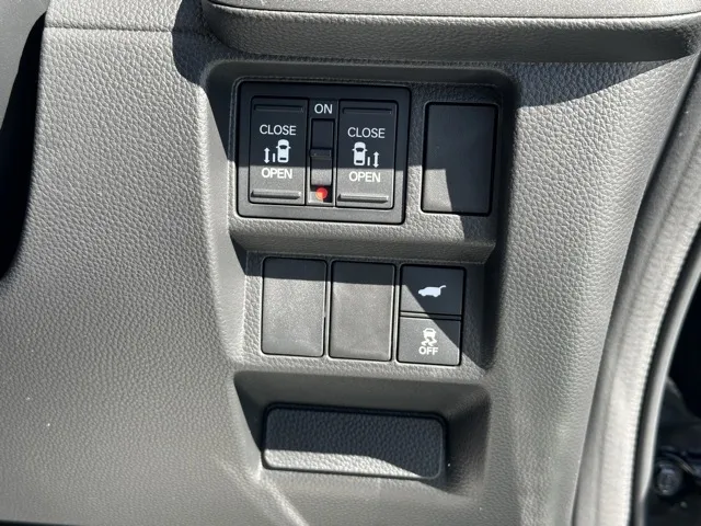 ステップワゴン(ホンダ)スパーダ プレミアムライン 7人登録済未使用車 20