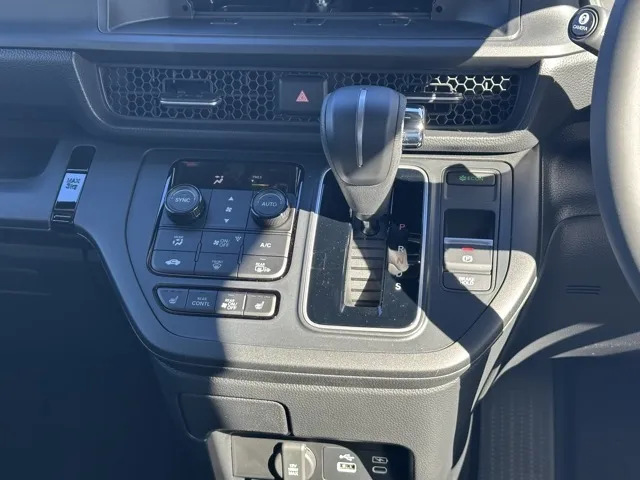 ステップワゴン(ホンダ)スパーダ プレミアムライン 7人登録済未使用車 22