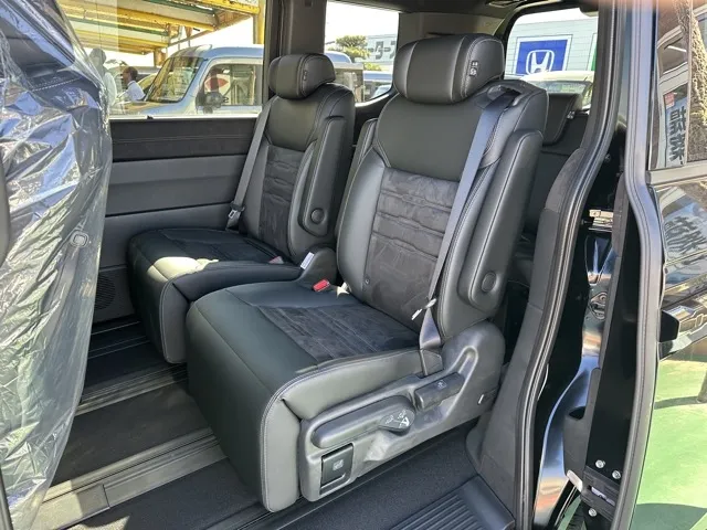 ステップワゴン(ホンダ)スパーダ プレミアムライン 7人登録済未使用車 4