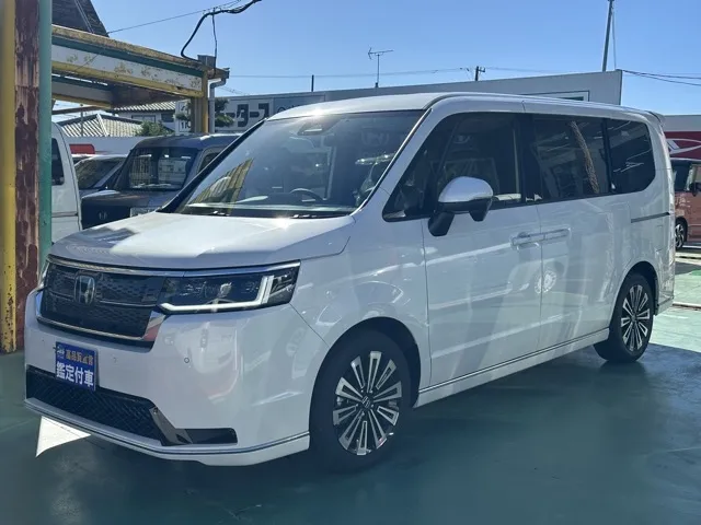 ステップワゴン(ホンダ)スパーダ プレミアムライン 7人登録済未使用車 1