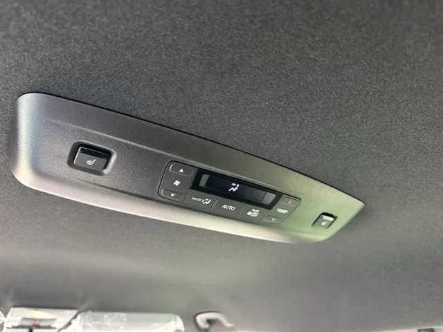 ステップワゴン(ホンダ)スパーダ プレミアムライン 7人登録済未使用車 7