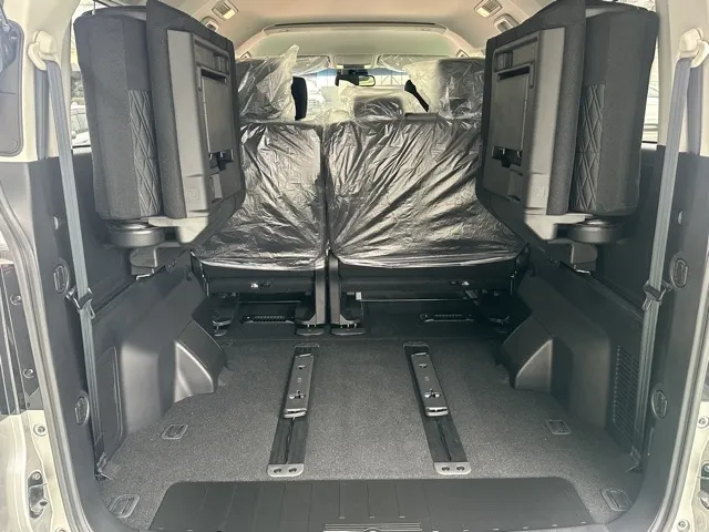 デリカD:5(三菱)Ｐ 8人 ナビ取付PKGⅡ オートステップ付レンタ登録済未使用車 9