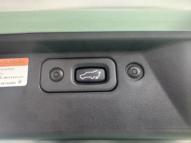 デリカD:5(三菱)Ｐ 8人 ナビ取付PKGⅡ オートステップ付レンタ登録済未使用車 12