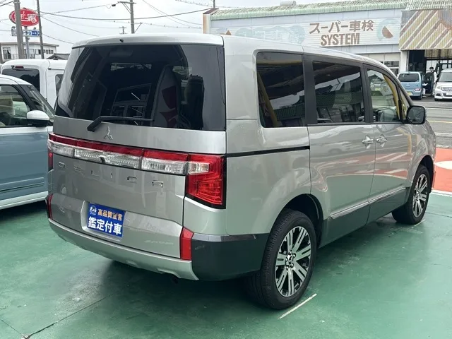 デリカD:5(三菱)Ｐ 8人 ナビ取付PKGⅡ オートステップ付レンタ登録済未使用車 13
