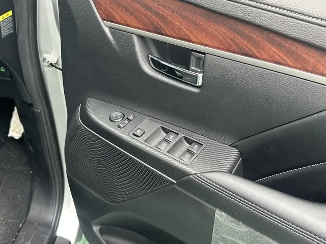 デリカD:5(三菱)Ｐ 8人 ナビ取付PKGⅡ オートステップ付レンタ登録済未使用車 15