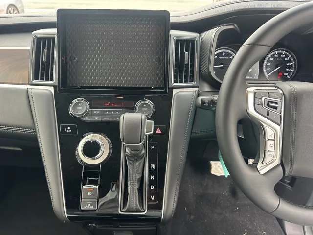 デリカD:5(三菱)Ｐ 8人 ナビ取付PKGⅡ オートステップ付レンタ登録済未使用車 18