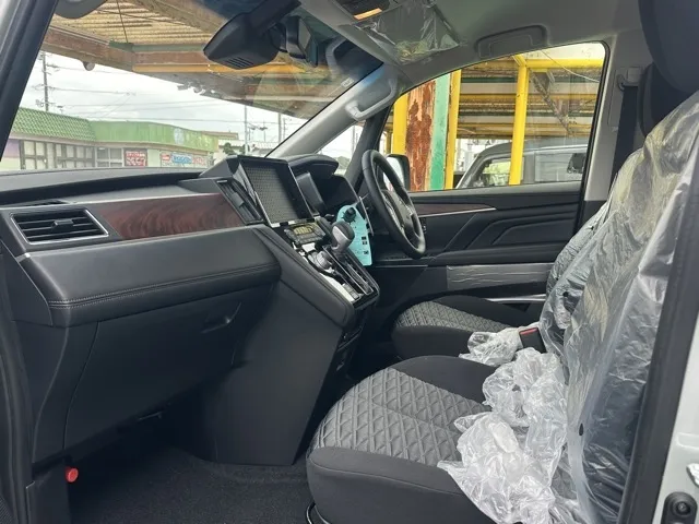 デリカD:5(三菱)Ｐ 8人 ナビ取付PKGⅡ オートステップ付レンタ登録済未使用車 4