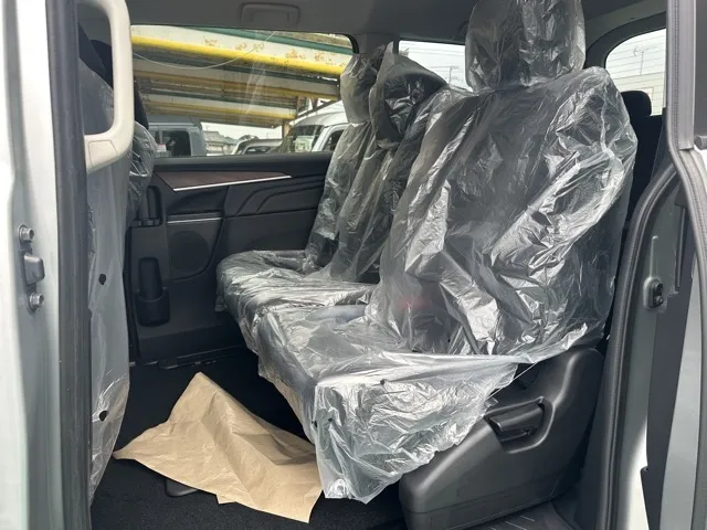 デリカD:5(三菱)Ｐ 8人 ナビ取付PKGⅡ オートステップ付レンタ登録済未使用車 5