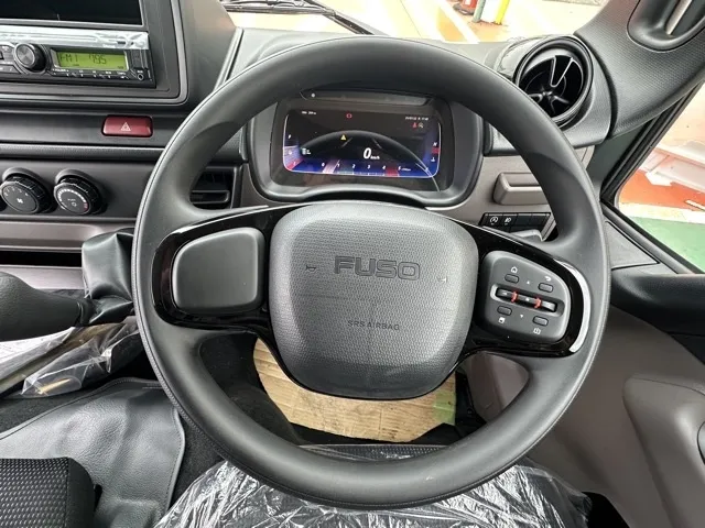 キャンター(三菱)Wキャブ　２ｔ　５ＭＴレンタ登録済未使用車 9