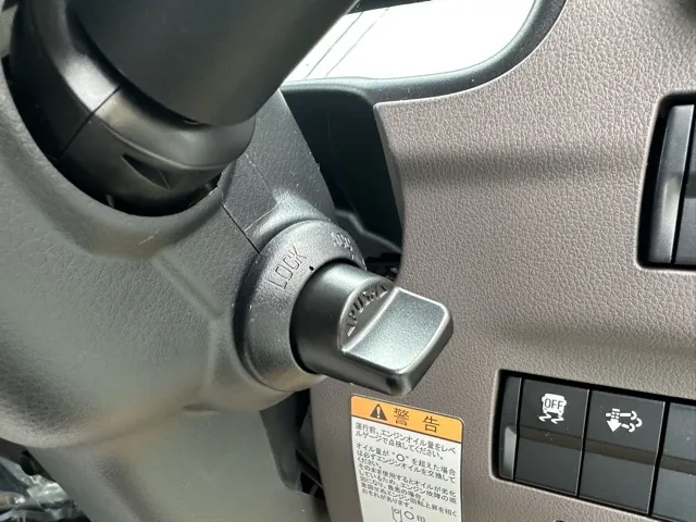 キャンター(三菱)Wキャブ　２ｔ　５ＭＴレンタ登録済未使用車 23
