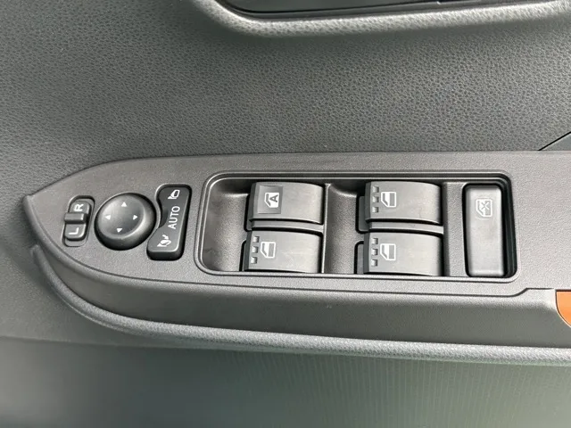 タント(ダイハツ)ファンクロス届出済未使用車 17