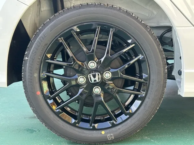 N-WGN(ホンダ)カスタムLターボ ブラックスタイル届出済未使用車 11