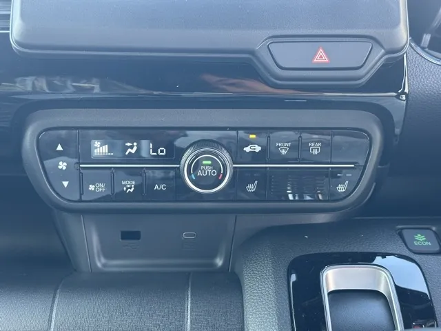 N-WGN(ホンダ)カスタムLターボ ブラックスタイル届出済未使用車 14