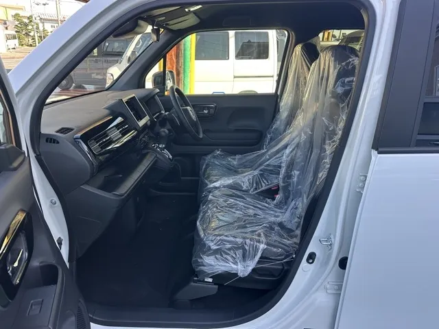 N-WGN(ホンダ)カスタムLターボ ブラックスタイル届出済未使用車 3