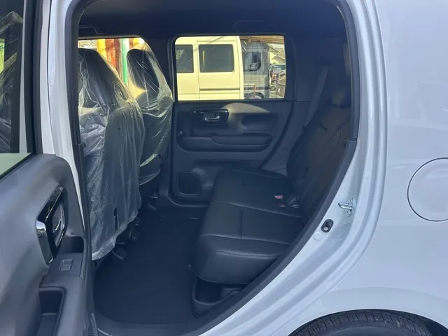N-WGN(ホンダ)カスタムLターボ ブラックスタイル届出済未使用車 4