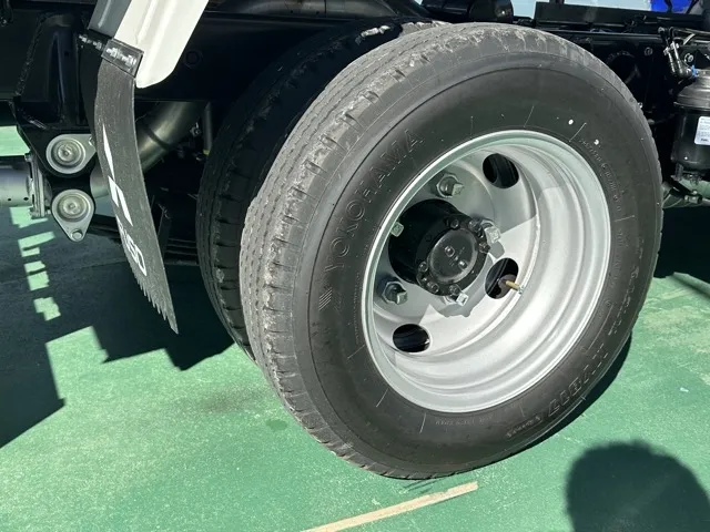 キャンター(三菱)全低床キョウカダンプ ３ｔ登録済未使用車 9