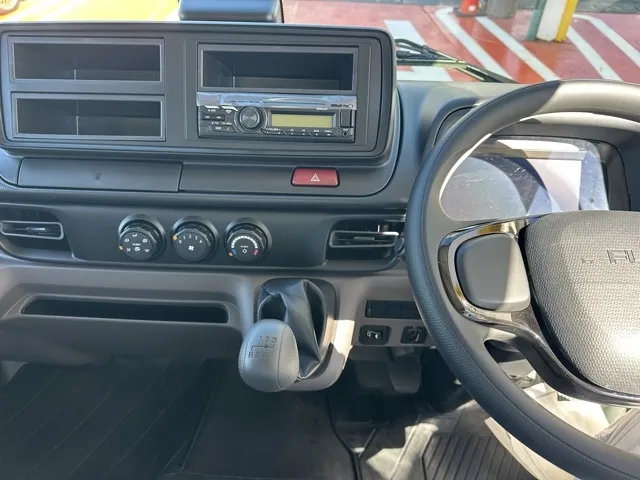 キャンター(三菱)全低床キョウカダンプ ３ｔ登録済未使用車 12