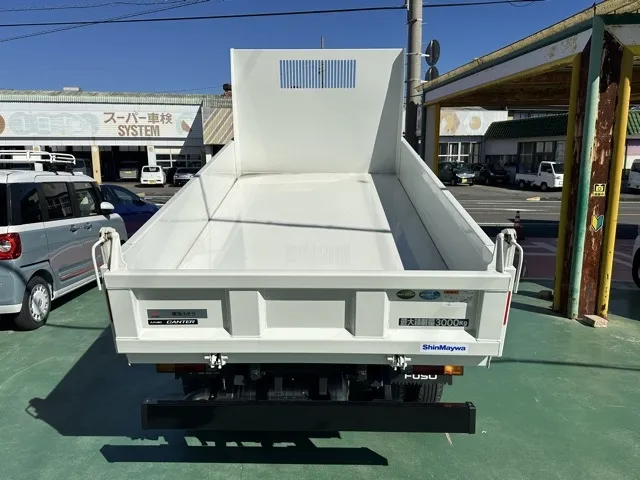 キャンター(三菱)全低床キョウカダンプ ３ｔ登録済未使用車 4